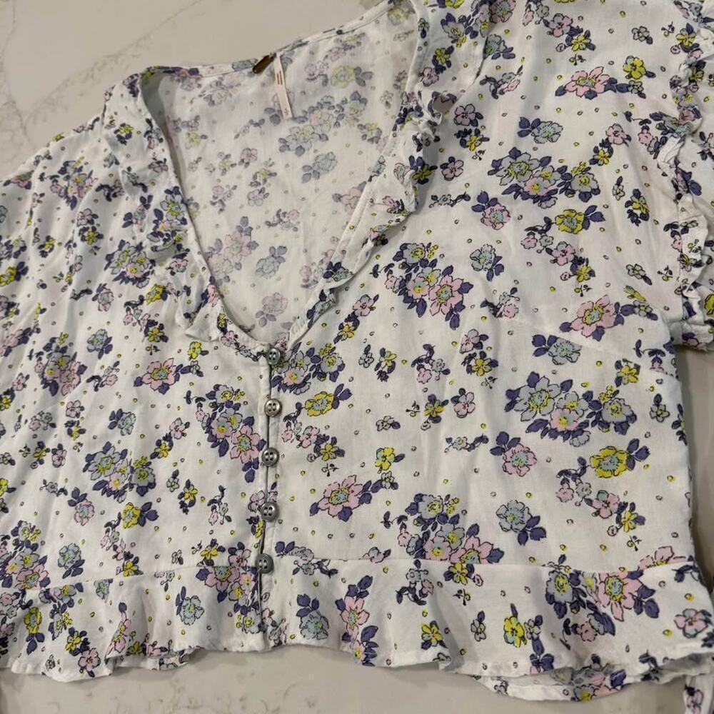 Free People Secret Garden CropTop Ruffled VNeck Womens Small White/Purple Floral - Picture 4 of 9